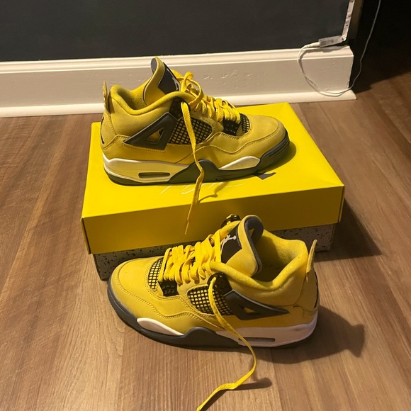 Jordan 4 Retro Lightening (2021) mens size 7